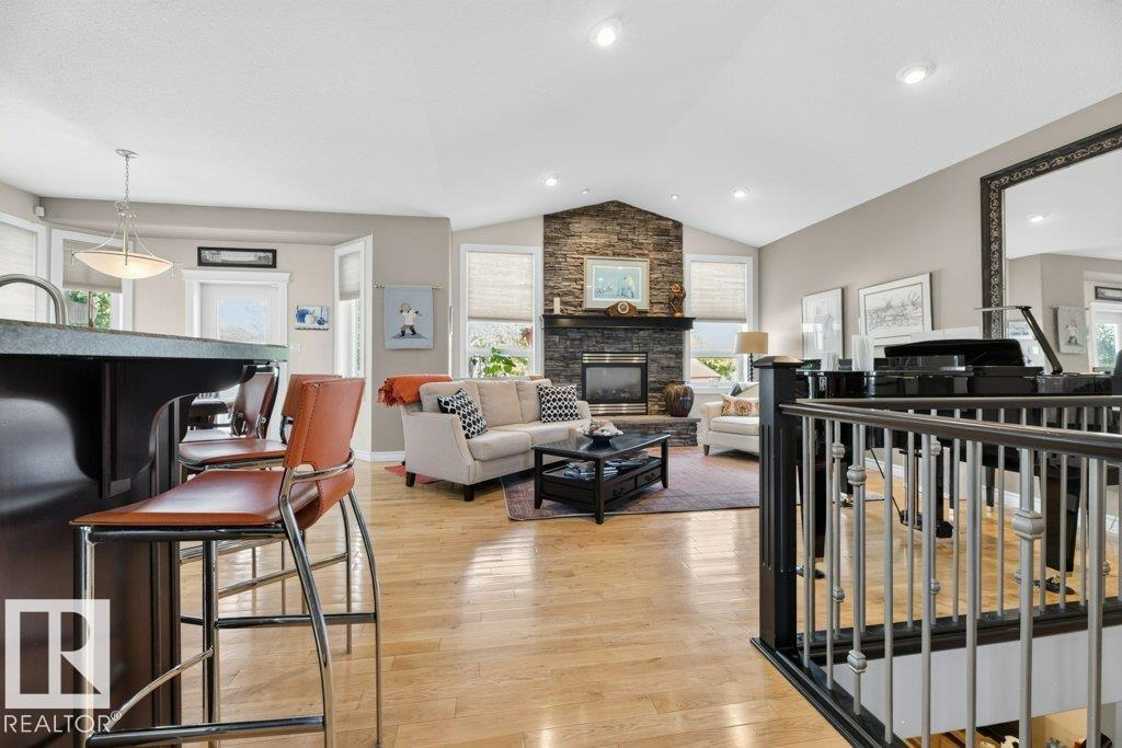 5528 43 ST - 14