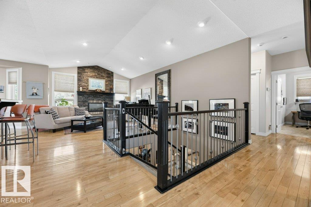 5528 43 ST - 13