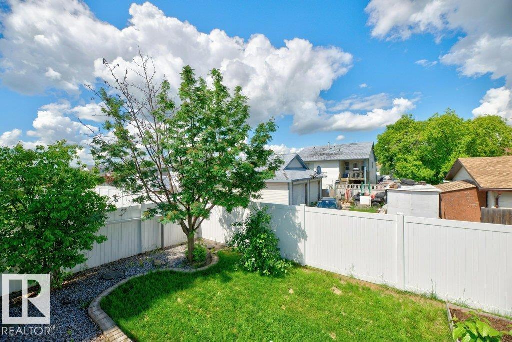 5528 43 ST - 48