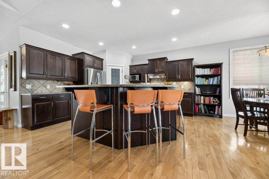 5528 43 ST - 17