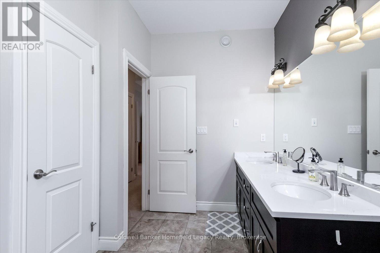46 TRILLIUM CRESCENT - 28