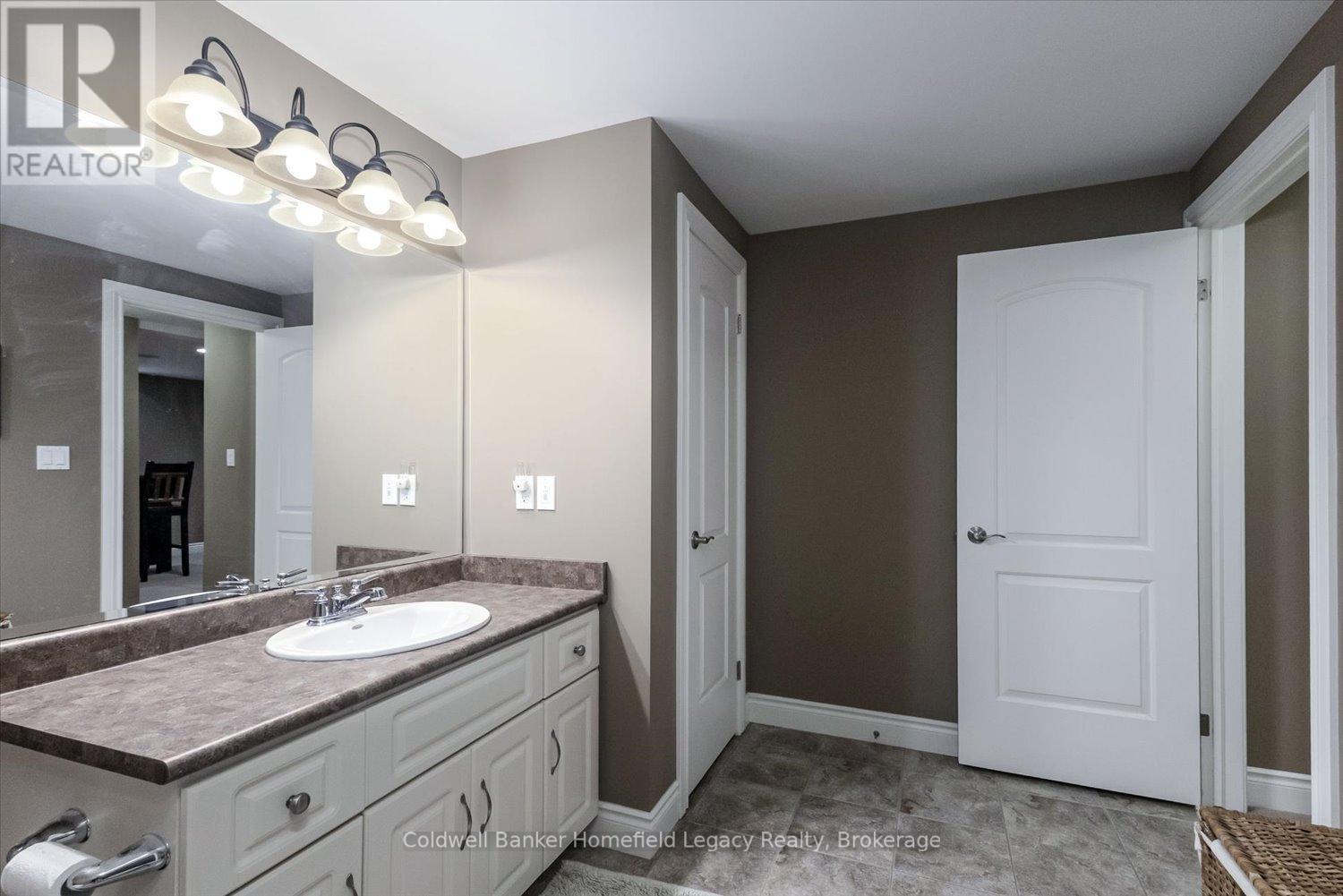 46 TRILLIUM CRESCENT - 30