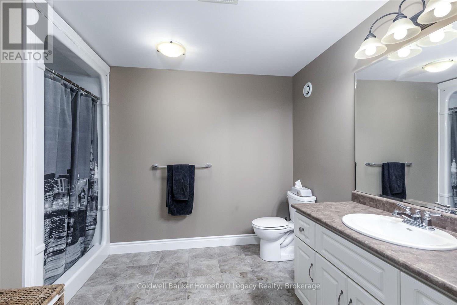46 TRILLIUM CRESCENT - 34