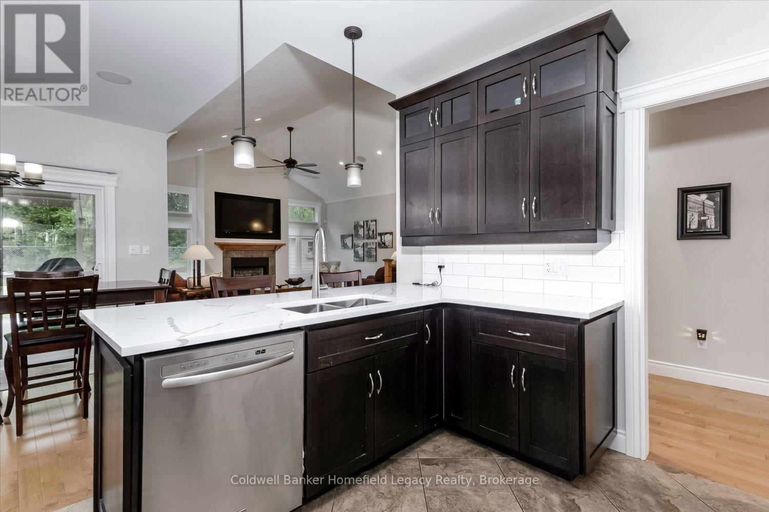 46 TRILLIUM CRESCENT - 19