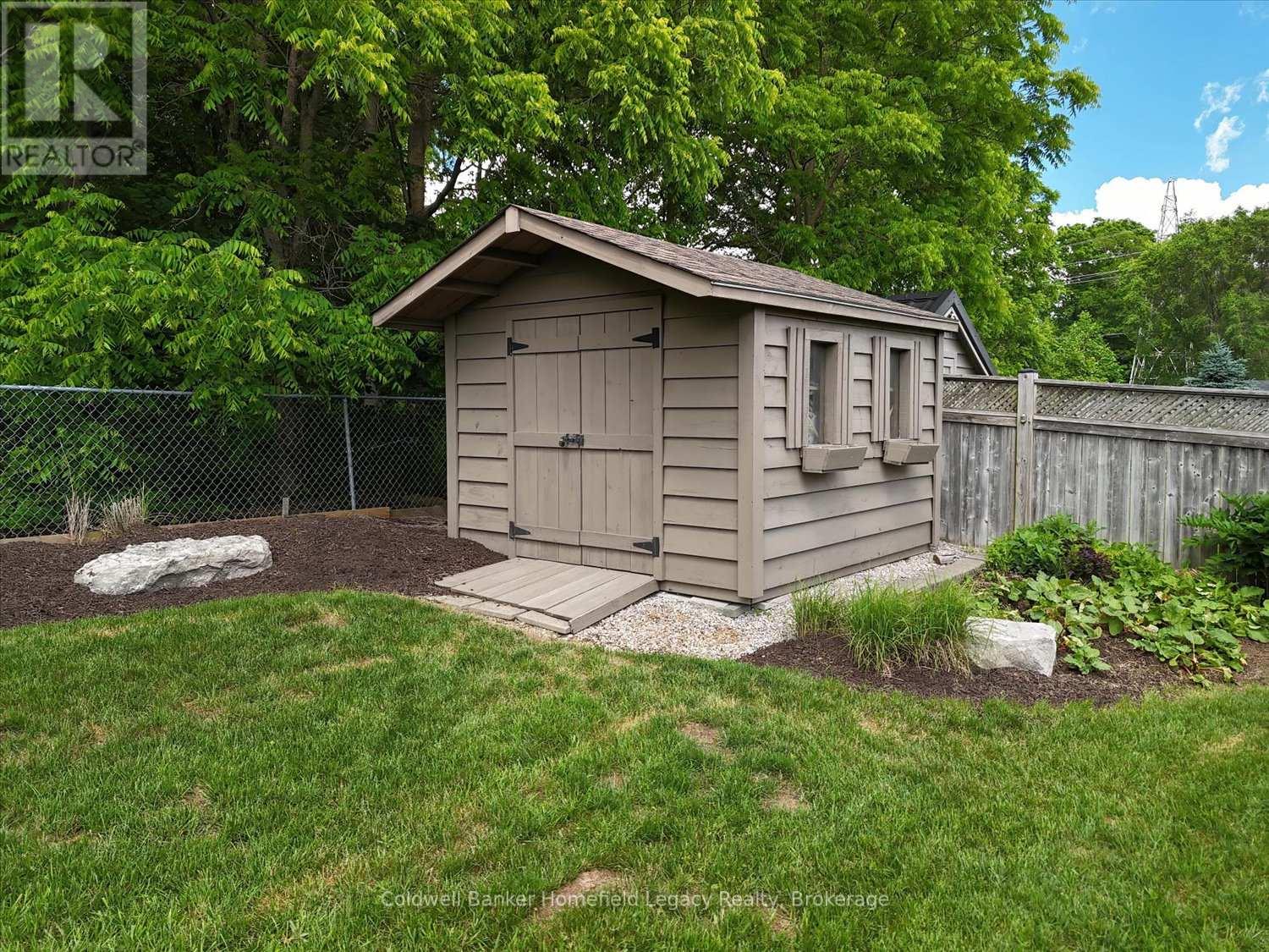 46 TRILLIUM CRESCENT - 40