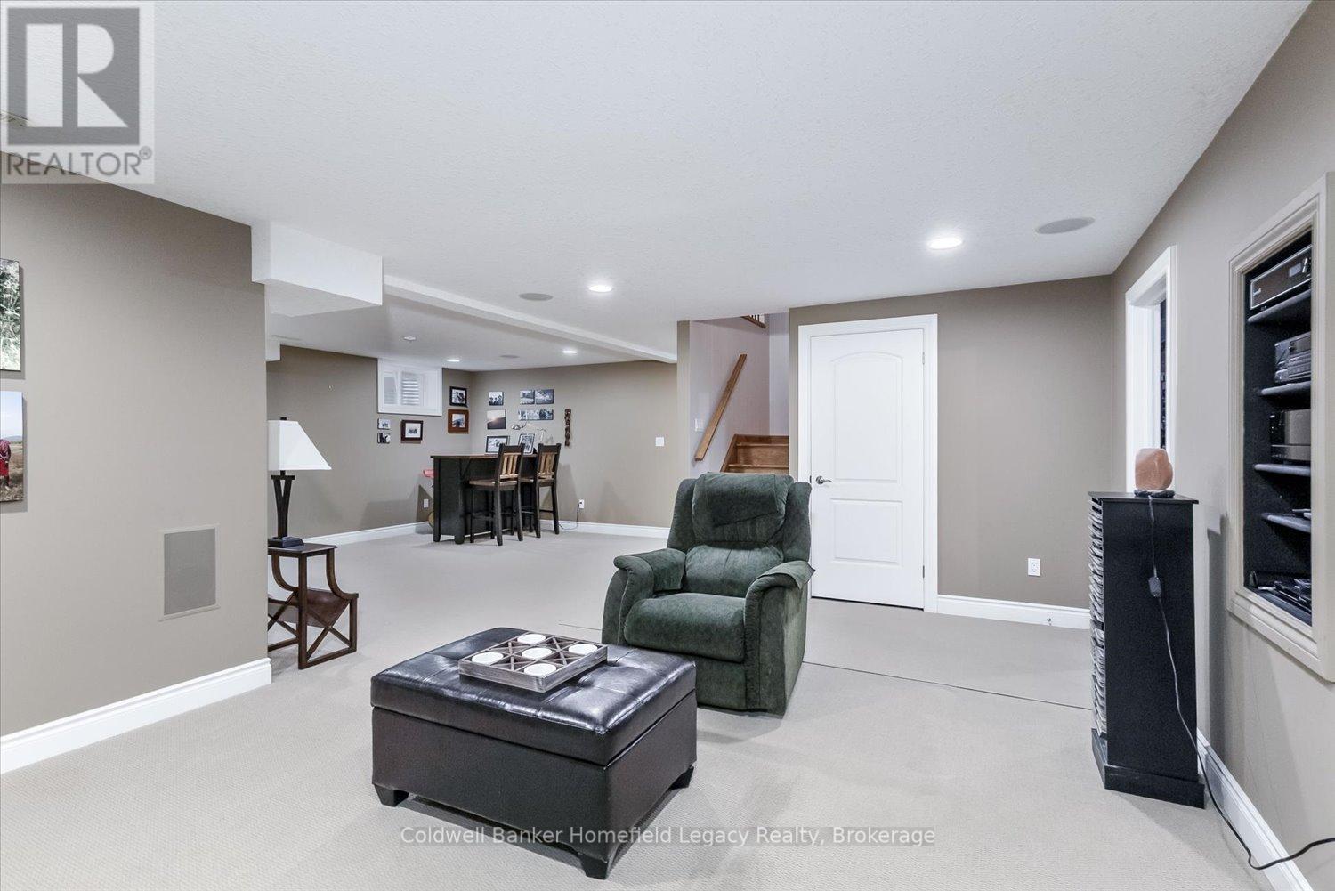 46 TRILLIUM CRESCENT - 36