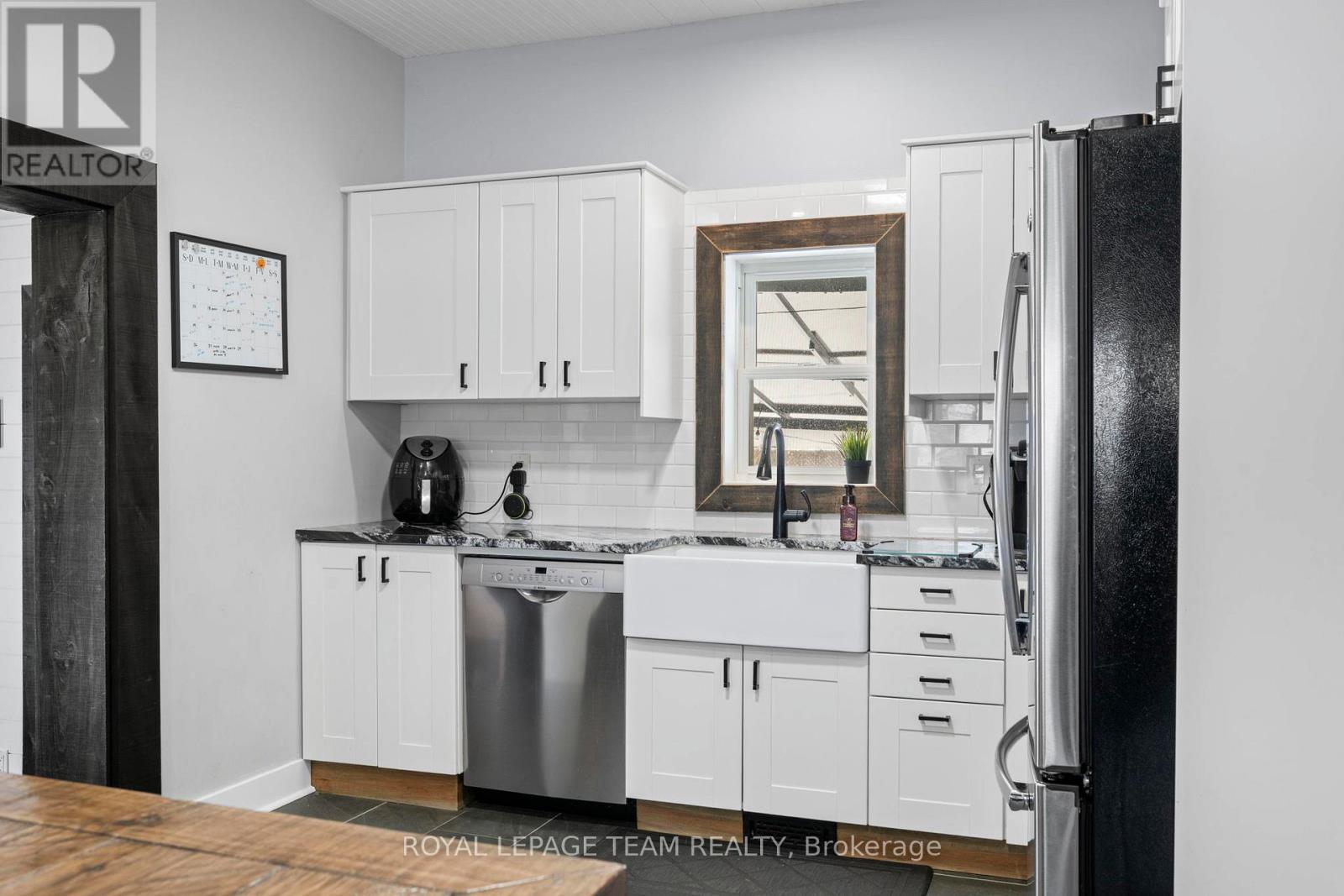 5529 LION STREET - 12