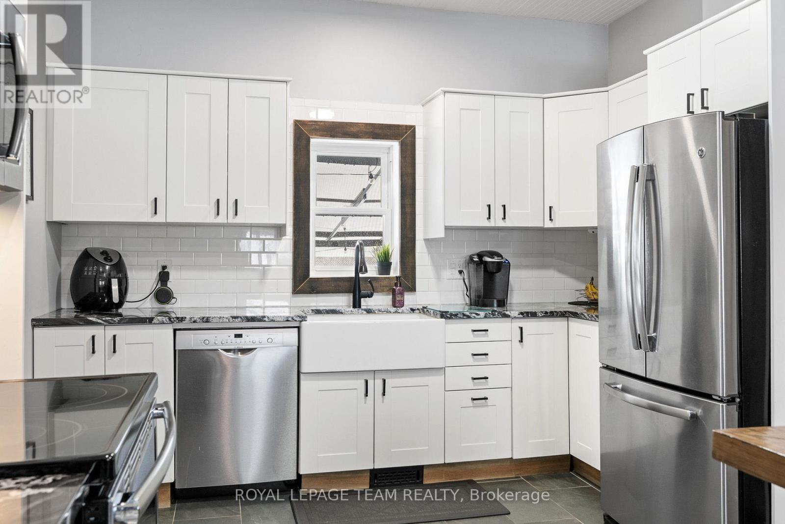 5529 LION STREET - 13
