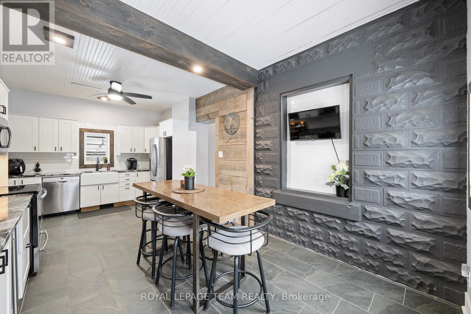 5529 LION STREET - 6