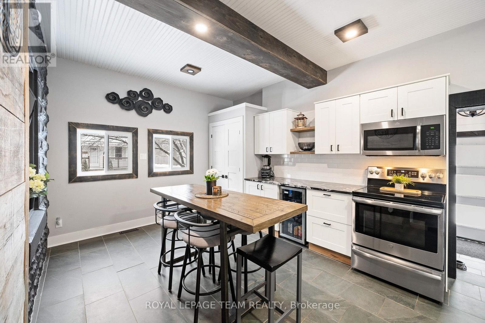 5529 LION STREET - 7