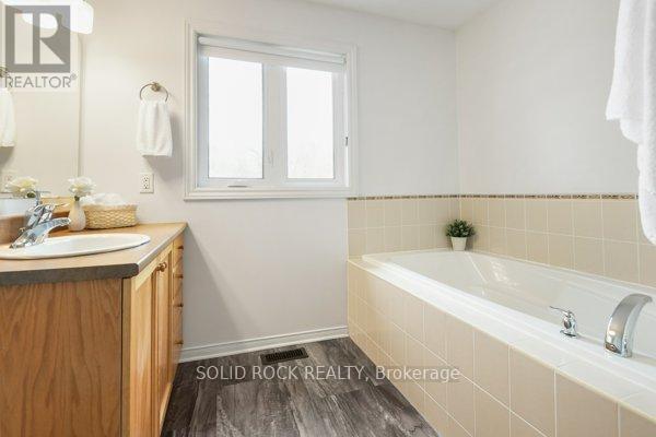 4 Bed, 3 Bath House for Sale in Arnprior – 4 SHORT ROAD, Arnprior – MLS# X13483852 - Image 19