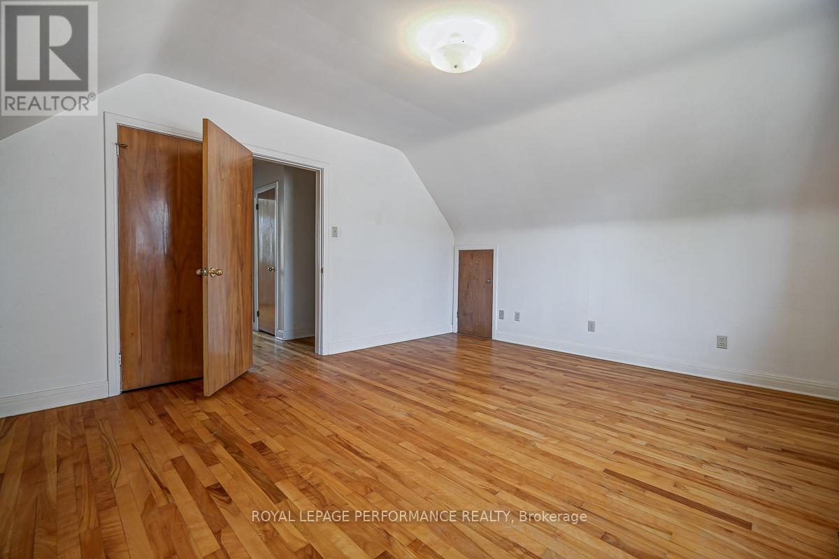 535 DUNBRACK STREET - 24