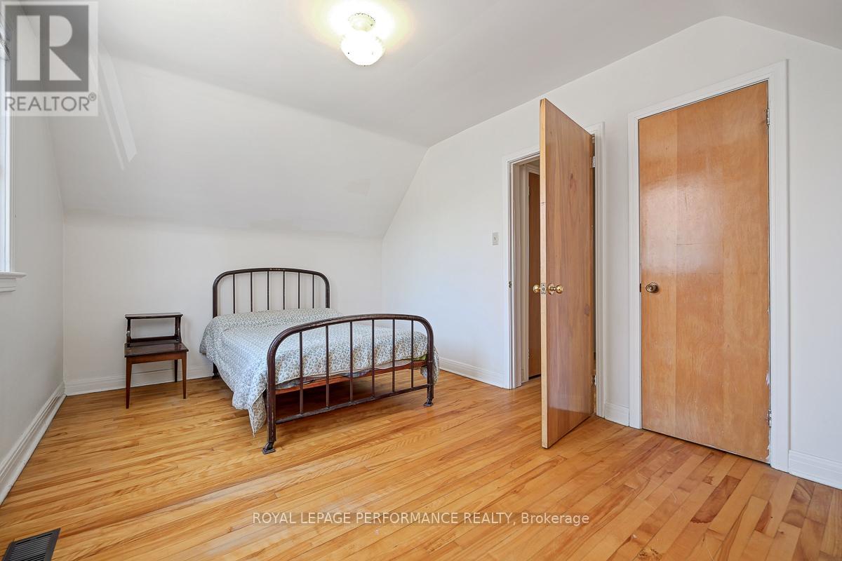 535 DUNBRACK STREET - 27