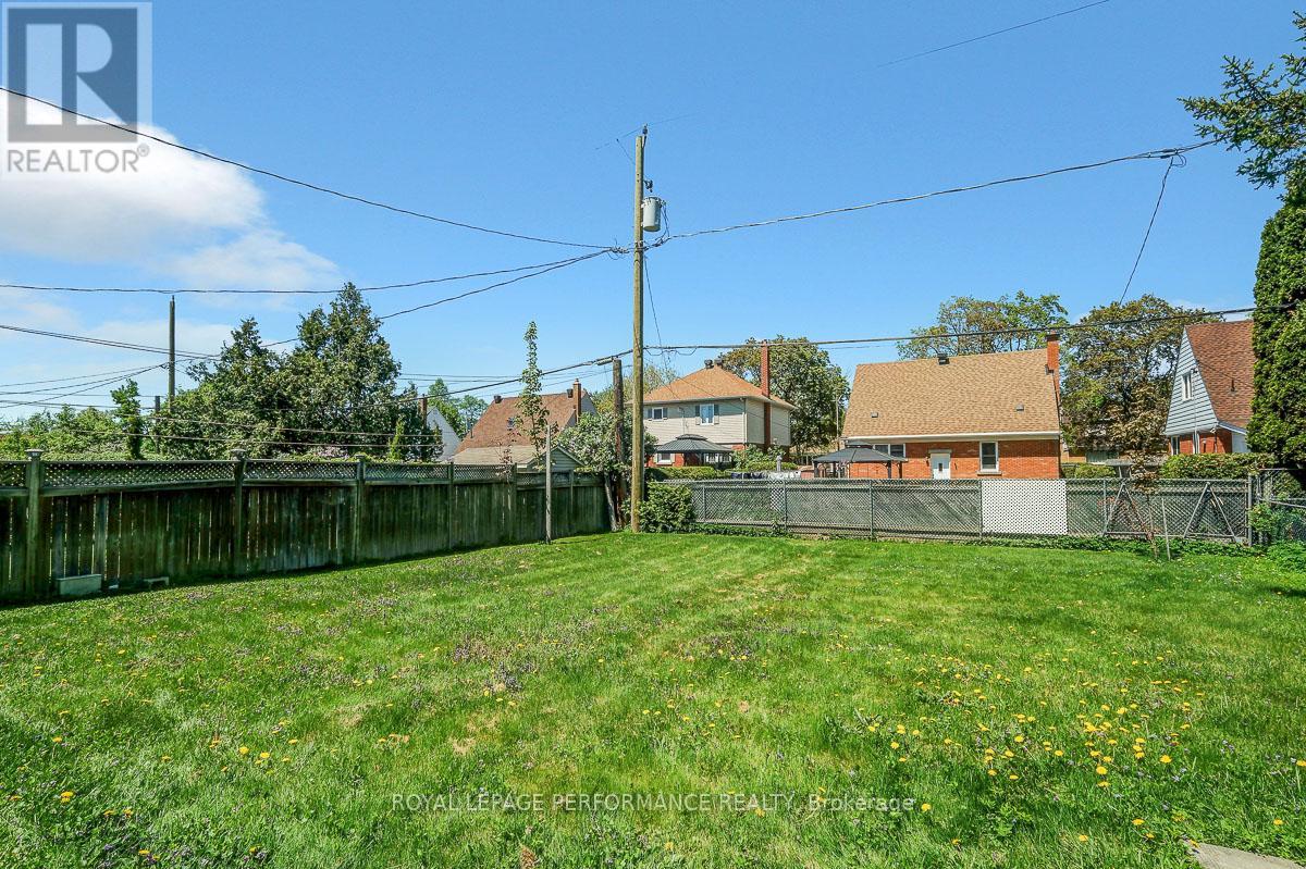 535 DUNBRACK STREET - 36