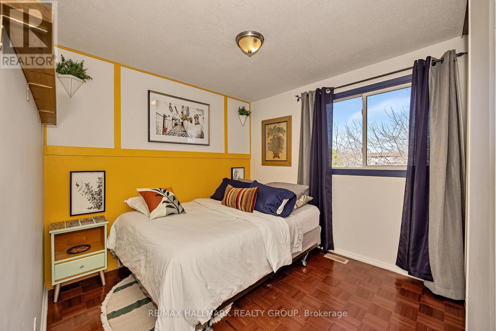 35 BENLEA DRIVE - 24