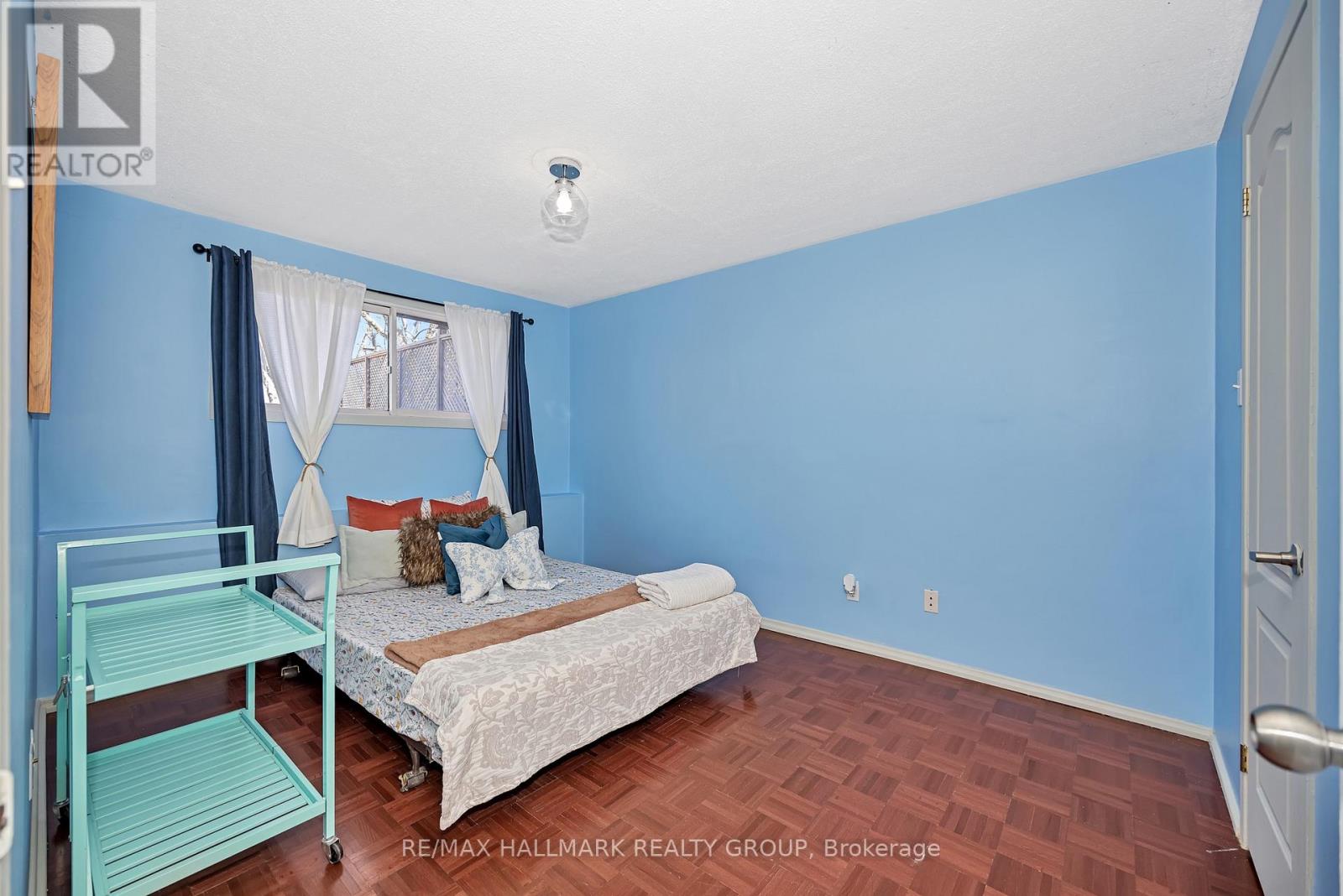 35 BENLEA DRIVE - 28