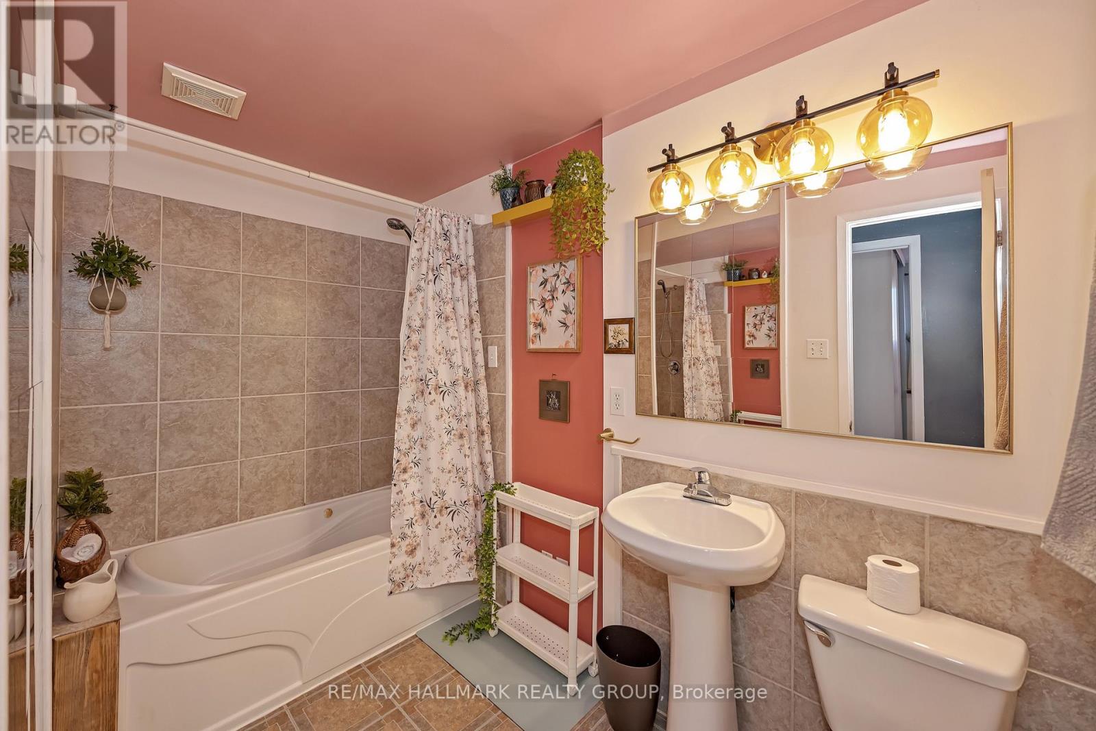 35 BENLEA DRIVE - 32