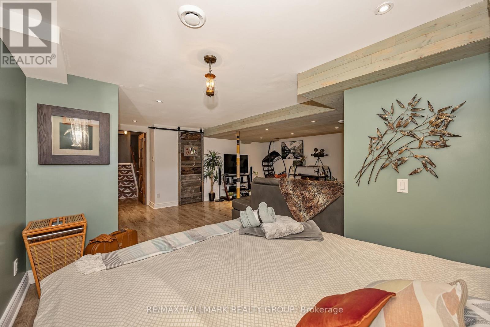 35 BENLEA DRIVE - 36