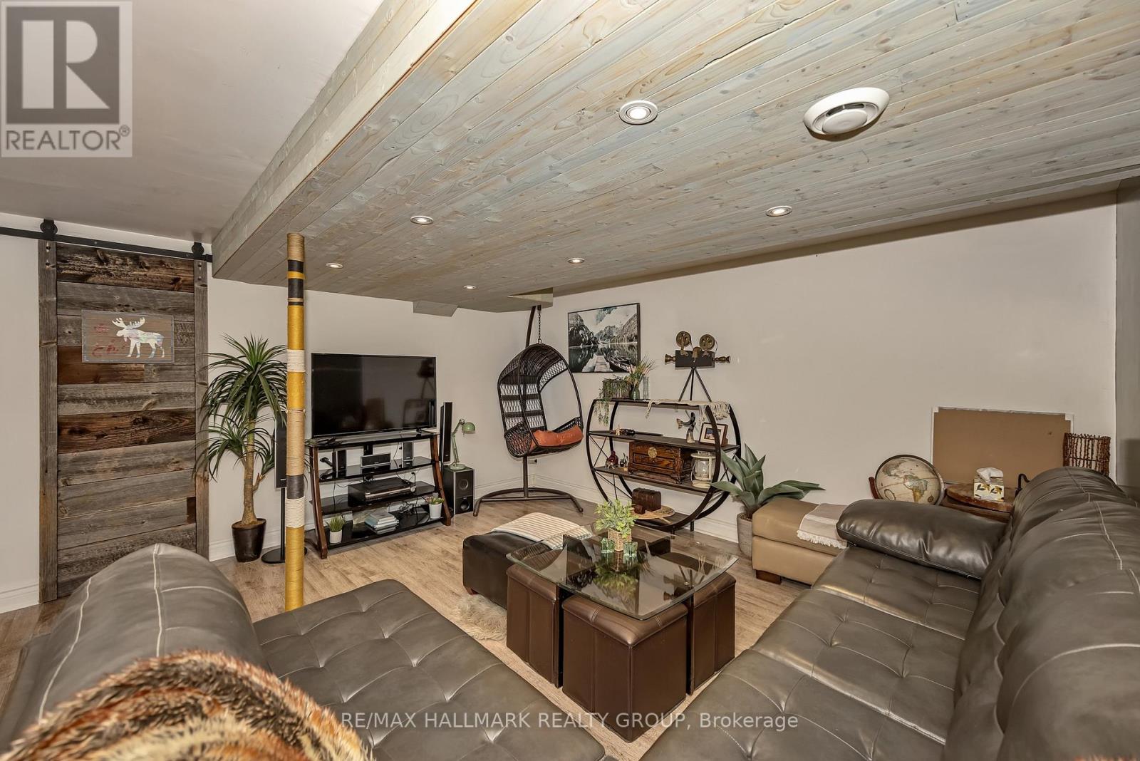 35 BENLEA DRIVE - 37