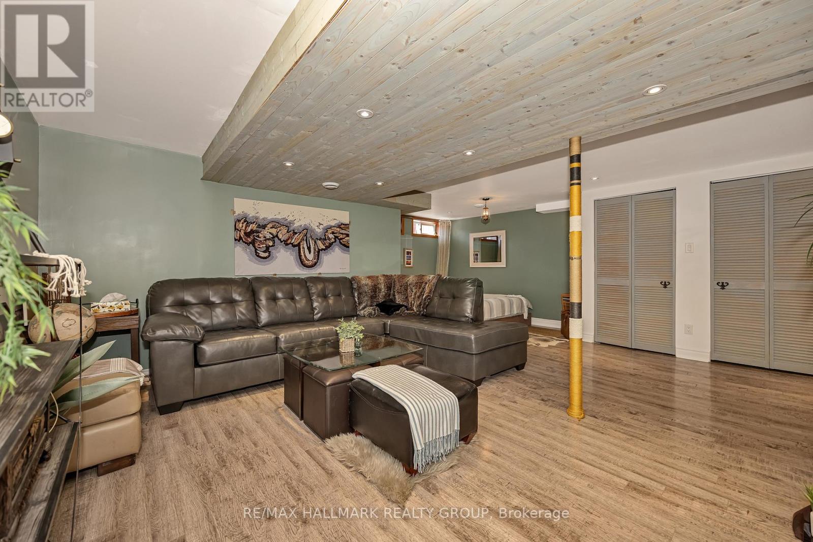 35 BENLEA DRIVE - 38