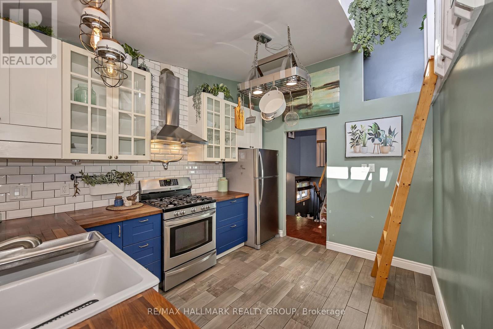 35 BENLEA DRIVE - 8