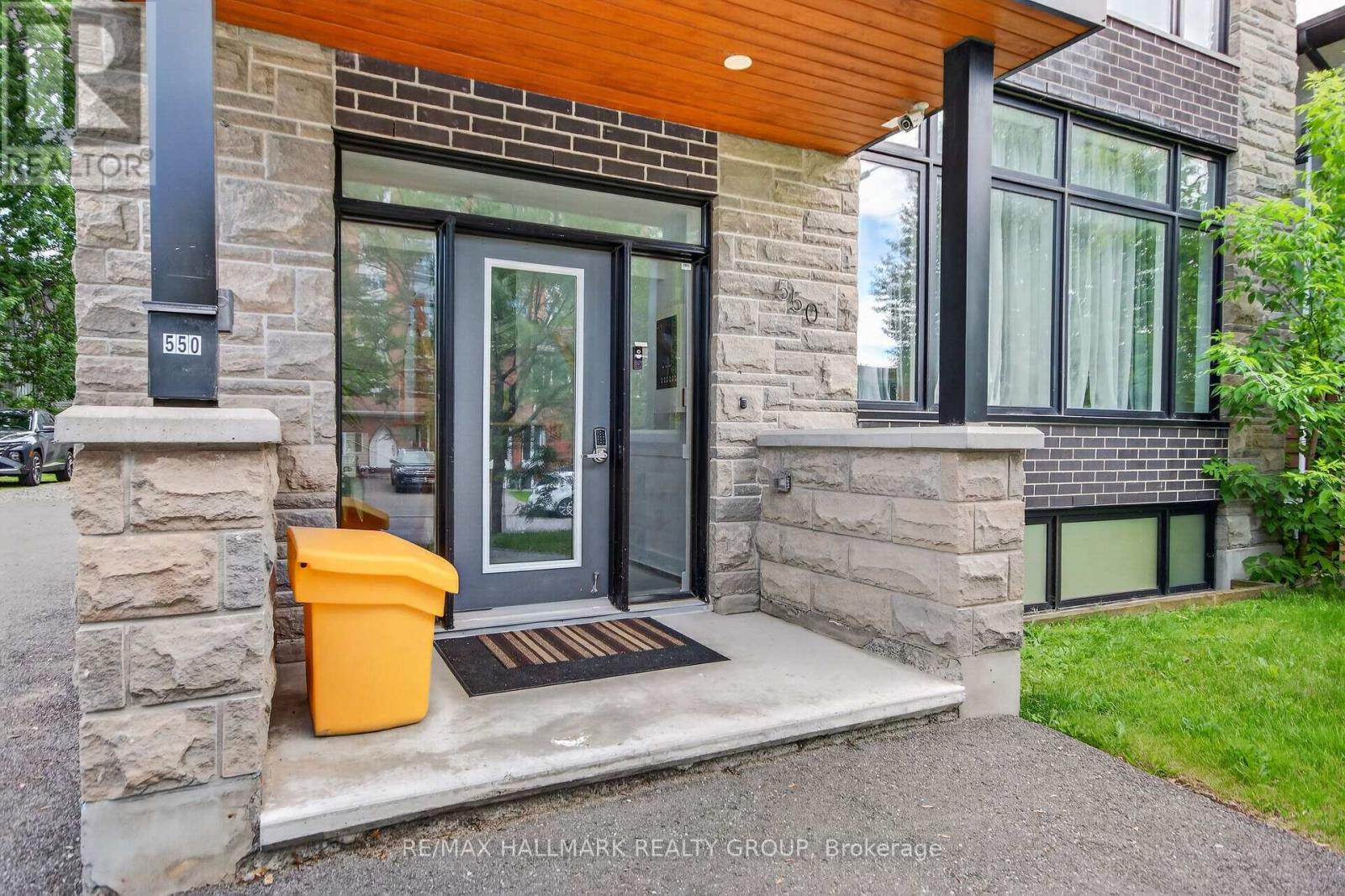 550 GUY STREET - 2