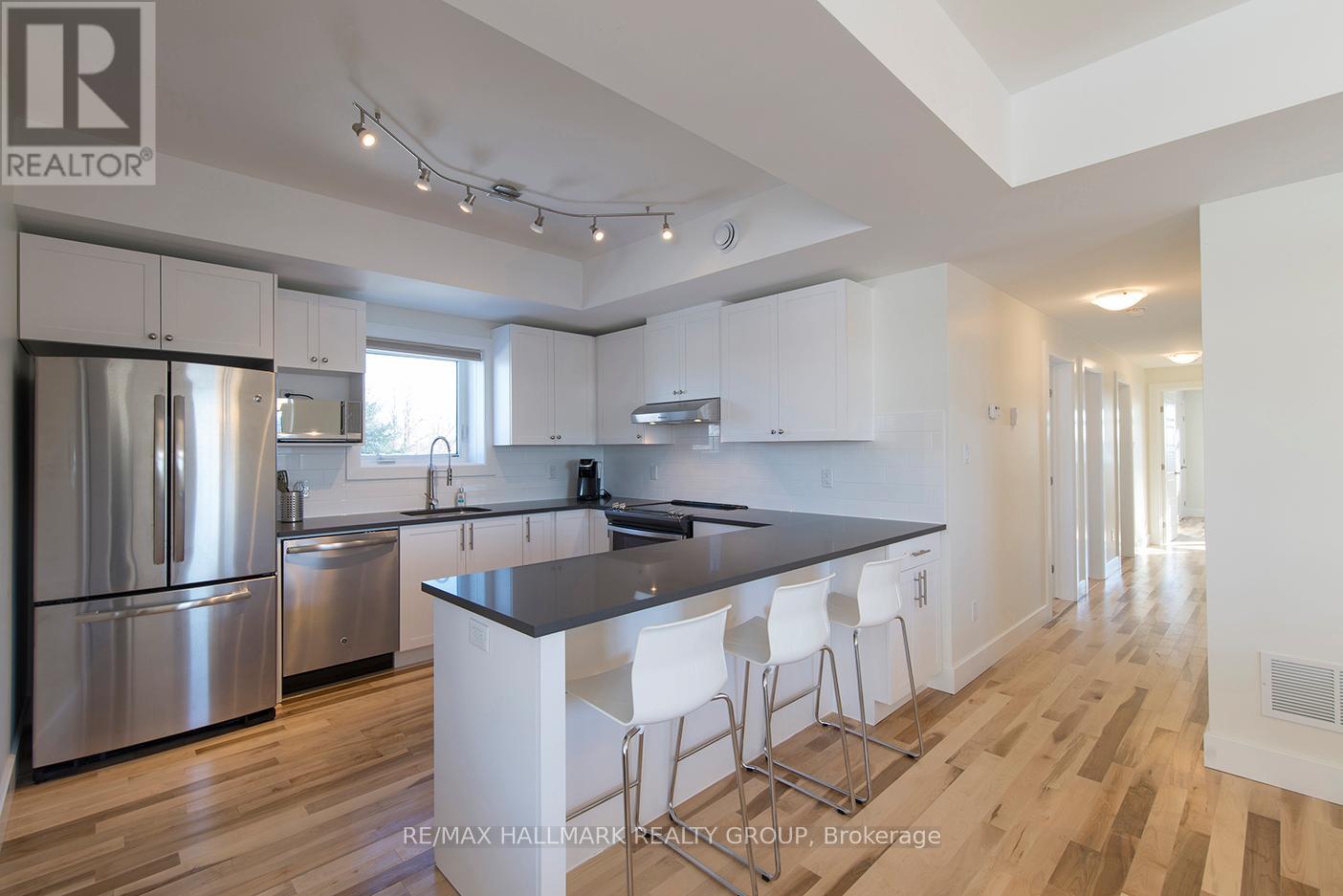 550 GUY STREET - 3