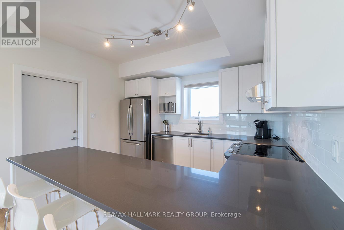 550 GUY STREET - 4