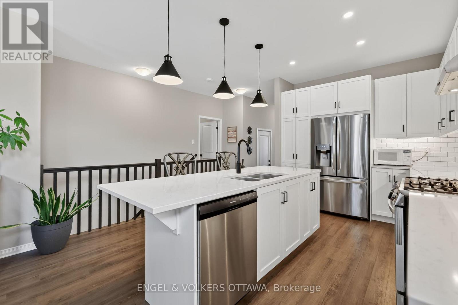 190 RATHWELL STREET - 12