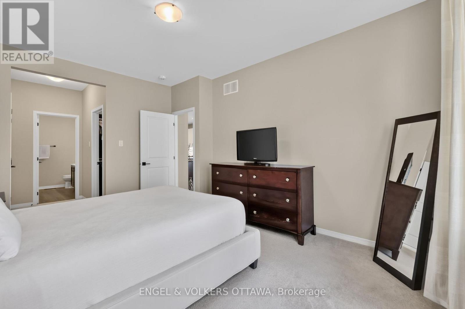 190 RATHWELL STREET - 27