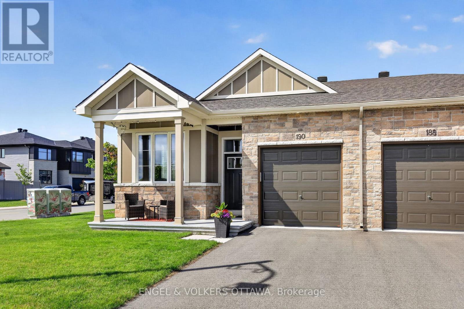 190 RATHWELL STREET - 3