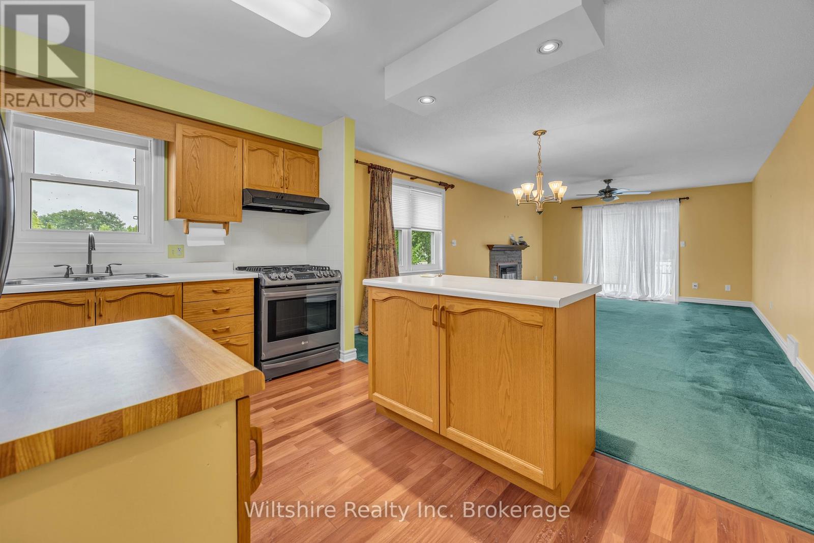 48 SINCLAIR DRIVE - 24
