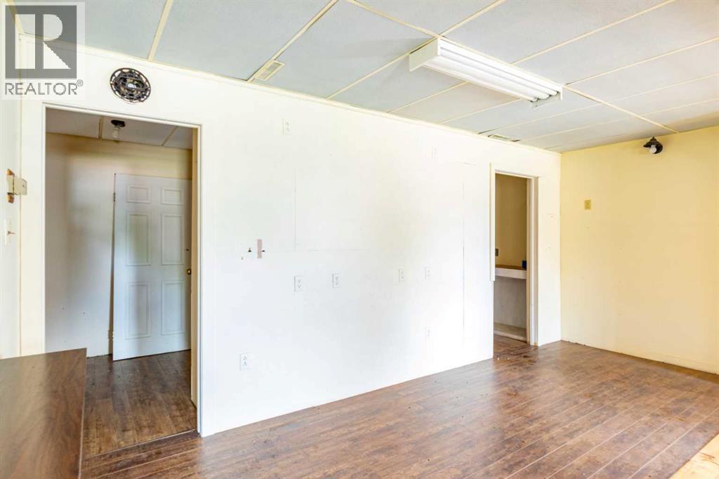 44 Main Street E — photo 17