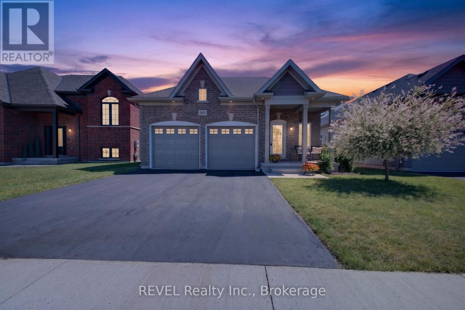 394 HUMMEL CRESCENT - 2