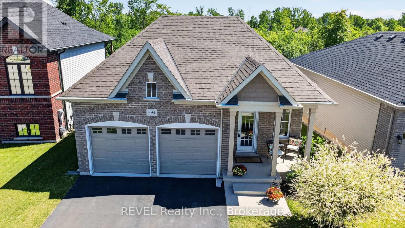 394 HUMMEL CRESCENT - 4