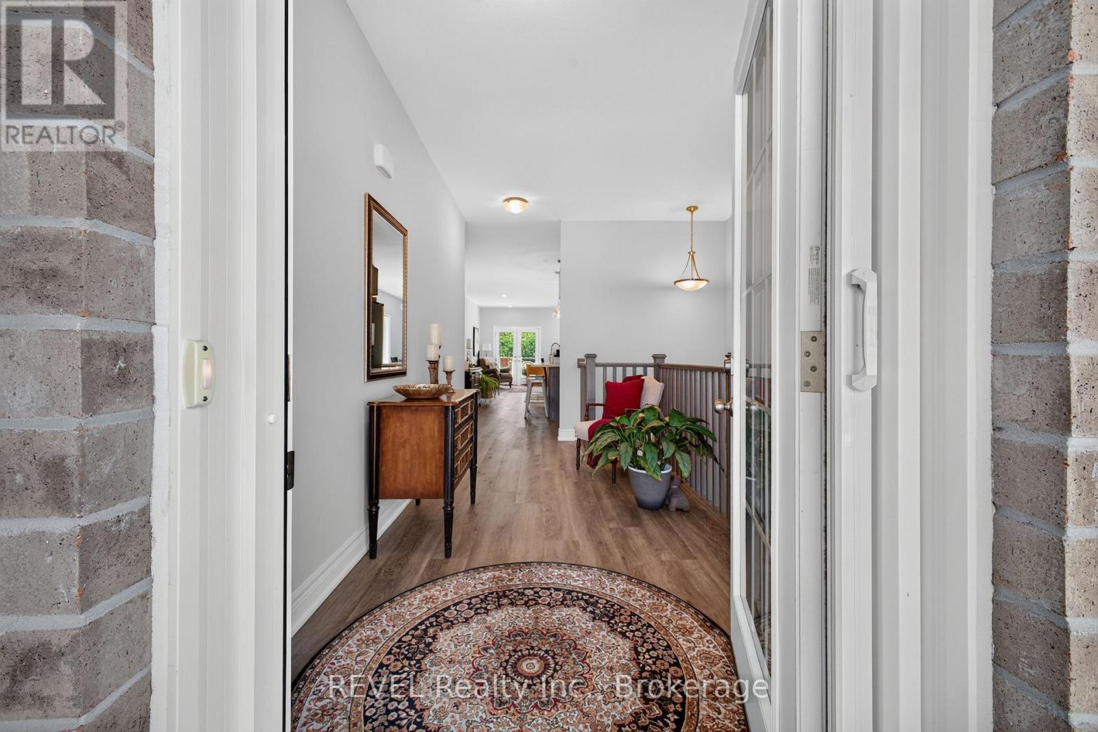 394 HUMMEL CRESCENT - 5