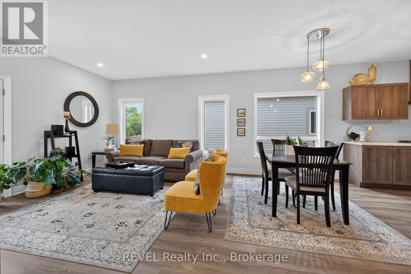 394 HUMMEL CRESCENT - 9