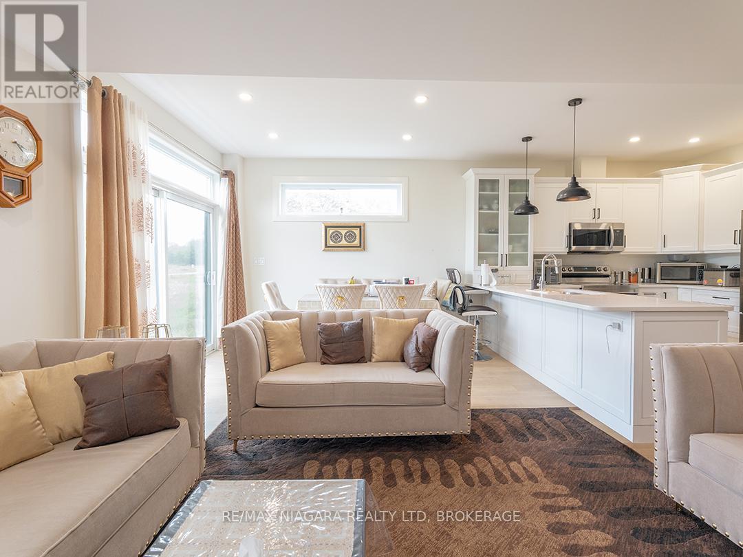 47 OMER AVENUE - 10