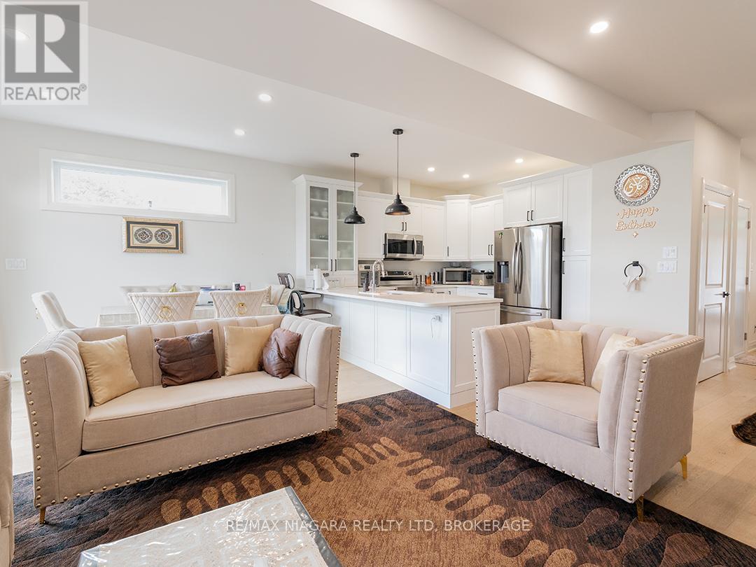47 OMER AVENUE - 11