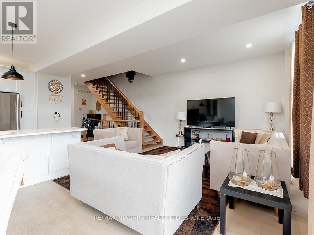 47 OMER AVENUE - 14