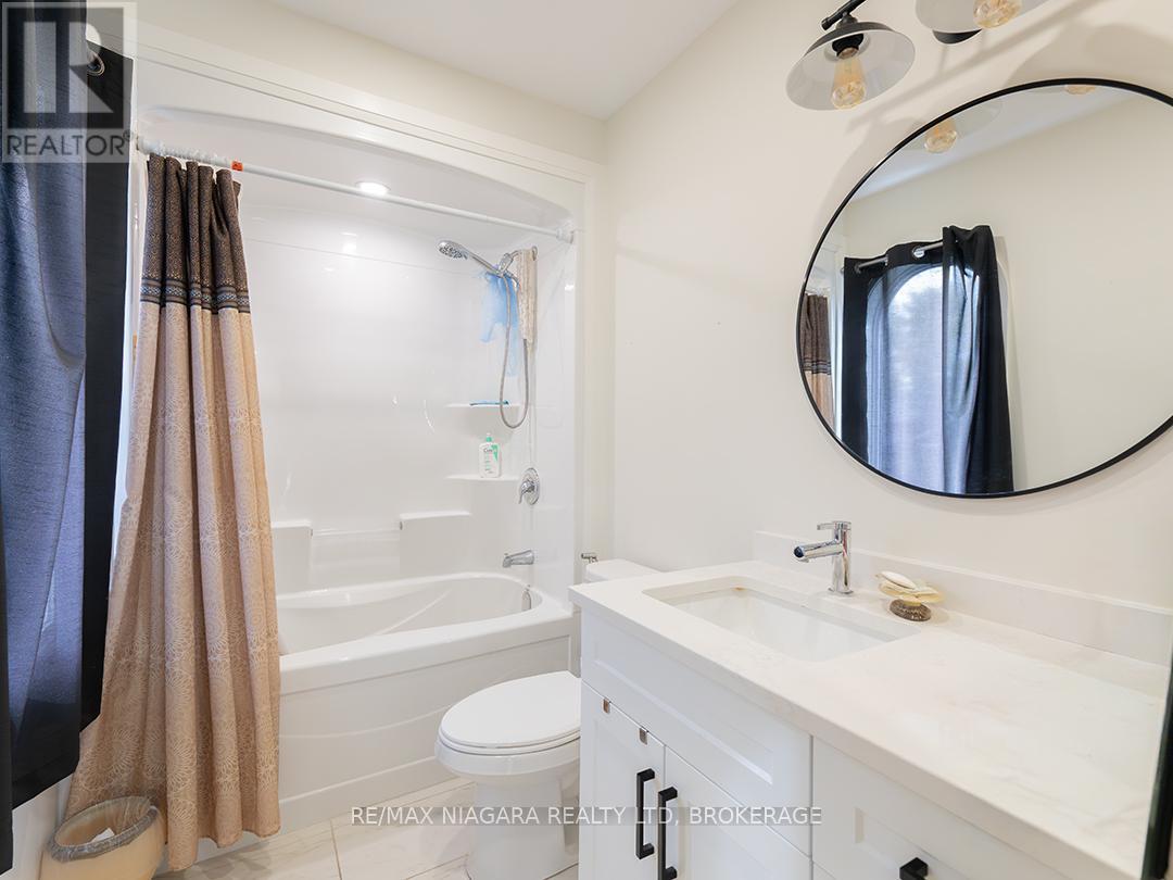 47 OMER AVENUE - 21