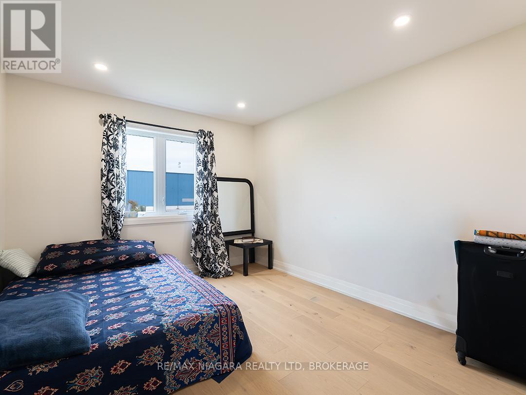 47 OMER AVENUE - 24