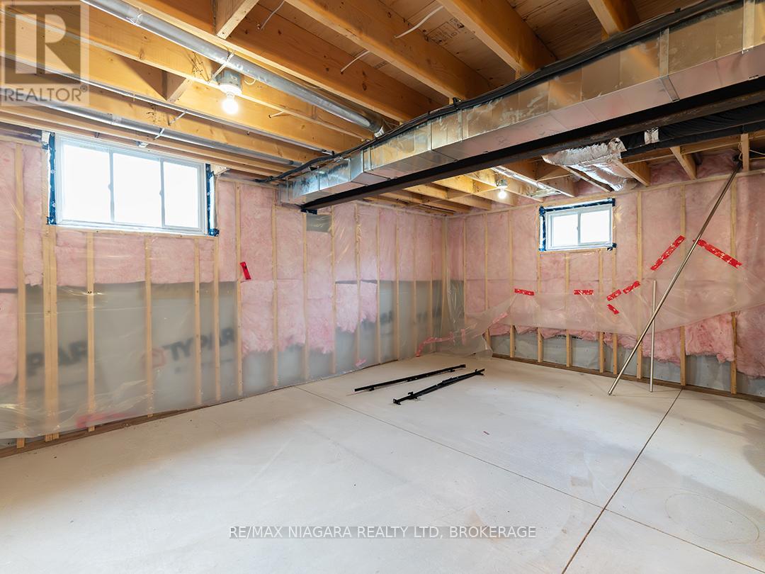 47 OMER AVENUE - 32
