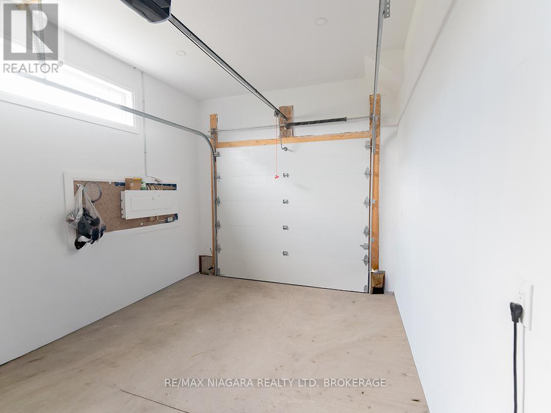 47 OMER AVENUE - 36