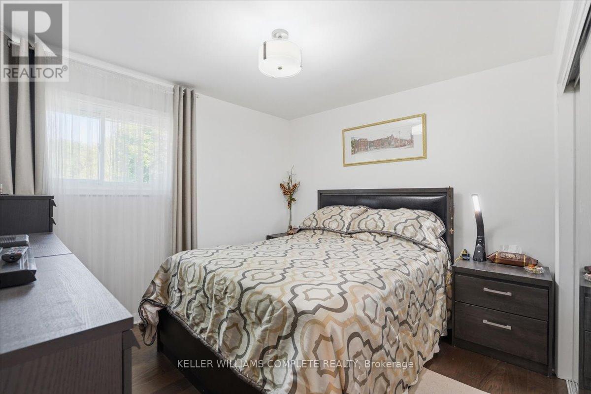 3255 PRIOR CRESCENT - 14
