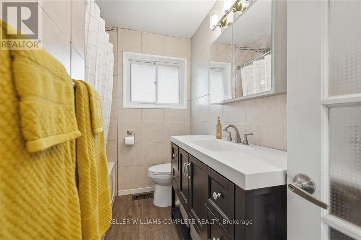 3255 PRIOR CRESCENT - 16