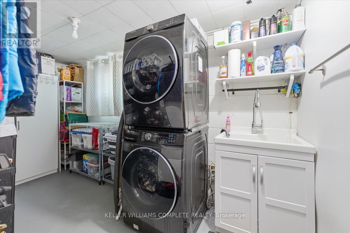 3255 PRIOR CRESCENT - 23