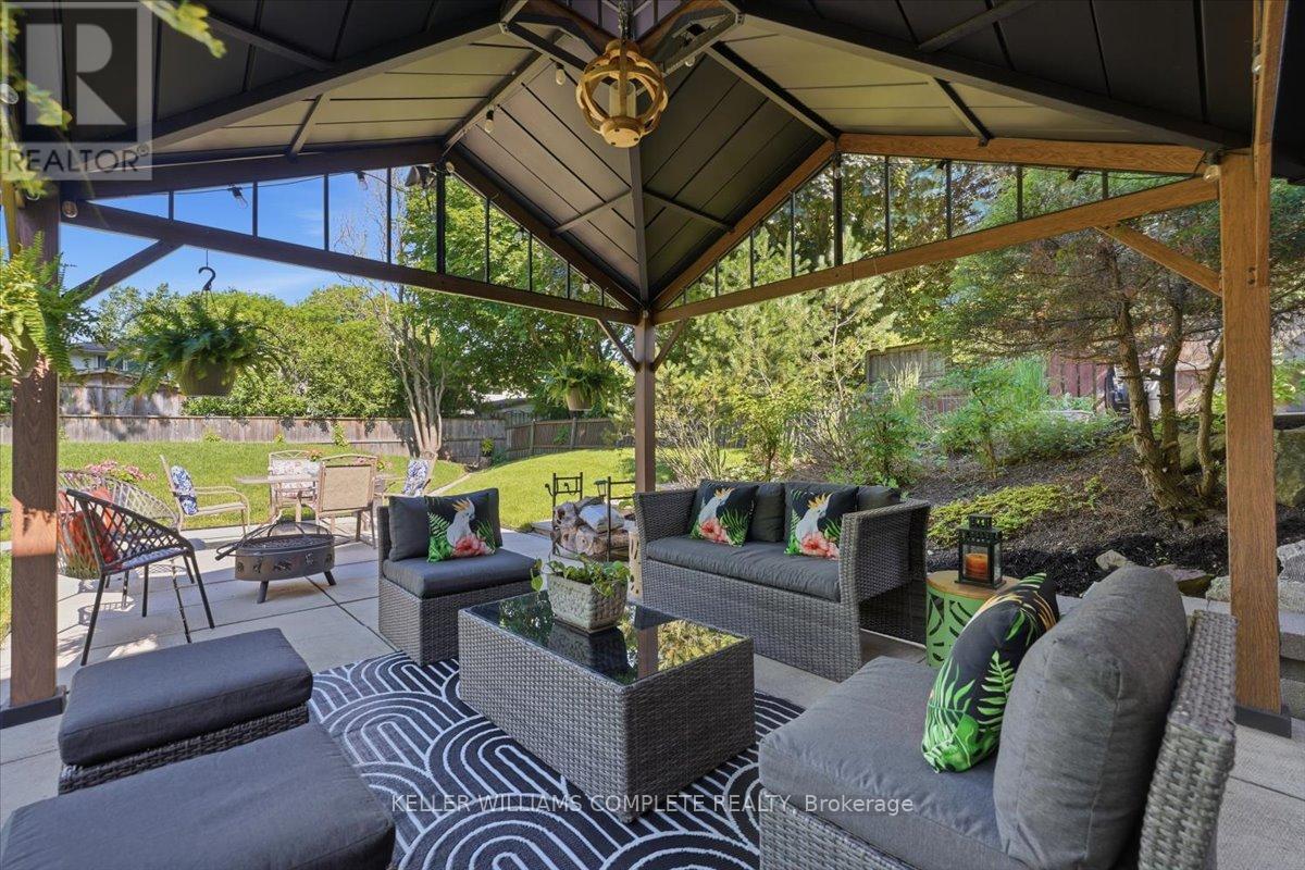 3255 PRIOR CRESCENT - 26