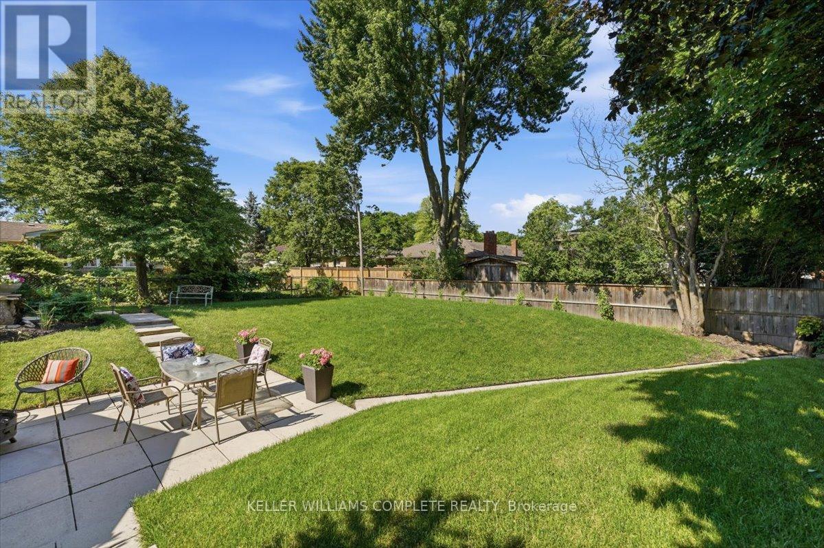 3255 PRIOR CRESCENT - 32