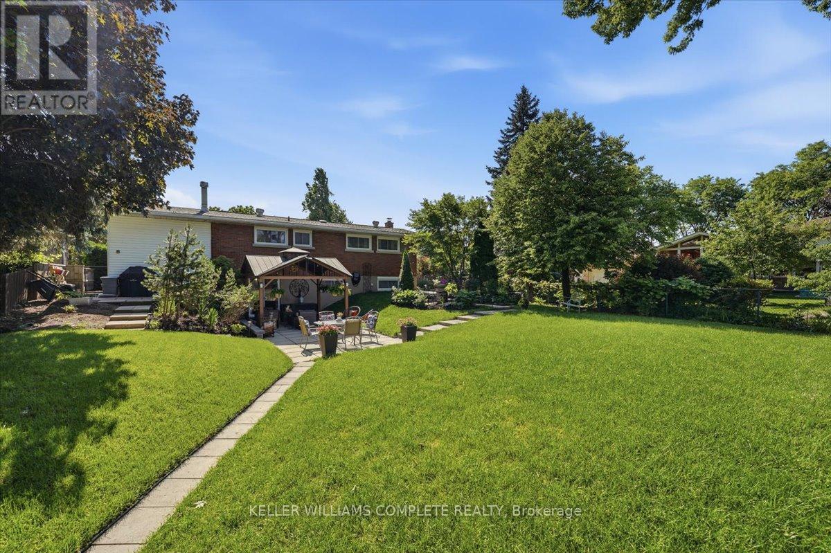 3255 PRIOR CRESCENT - 33
